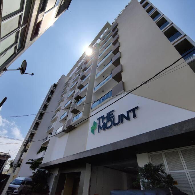 Modern Apartment In Close Proximity To The Beach Colombo Exteriör bild